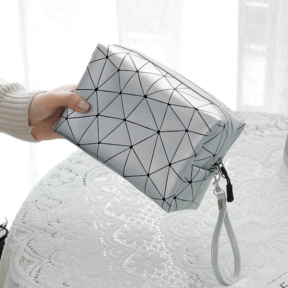 Geometric Luminous Makeup Bag  - Tech Accessories Travel Case 리뷰 및 가격
